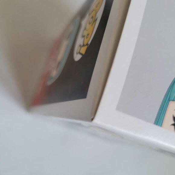 Funko Pop! Hot Topic Girl #SE Hot Topic Exclusive FC7 - Picture 12 of 15